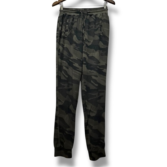 227 Nicole Miller New York | EUC Women’s Camo Jogger Pants (Size S) - super soft - Picture 2 of 12